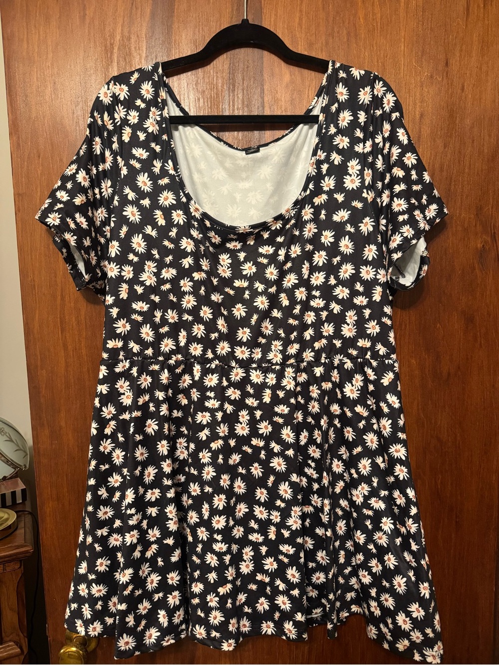 Women’s Plus Size Floral Daisy Scoop Neck Stretchy Dress Size 4XL